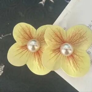 Flower Hair Clip